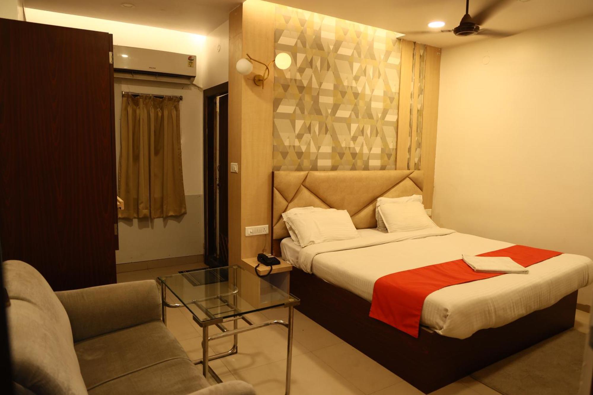 Hotel Bhubaneswari Classic Brahmapur Eksteriør bilde