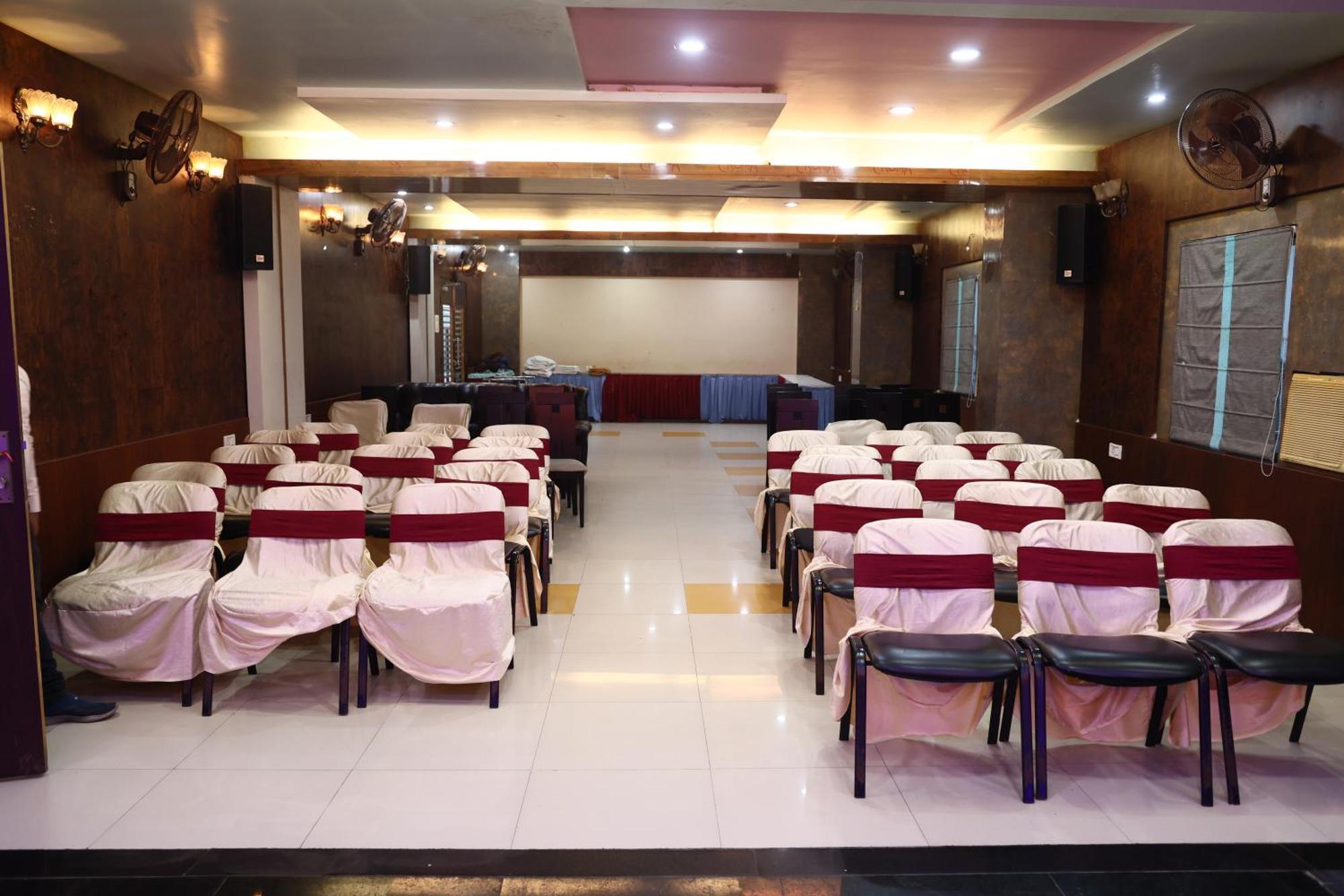 Hotel Bhubaneswari Classic Brahmapur Eksteriør bilde