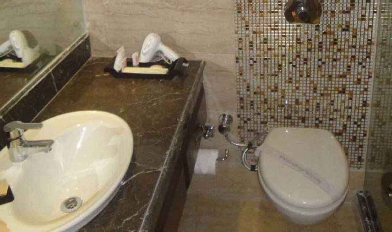 Hotel Bhubaneswari Classic Brahmapur Eksteriør bilde