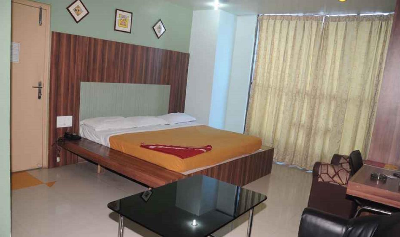 Hotel Bhubaneswari Classic Brahmapur Eksteriør bilde
